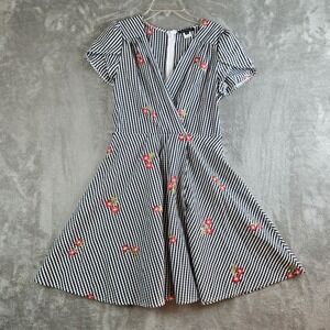 Smak Parlour Dress Medium Black White Gingham Check Embroidered Flowers Retro‎